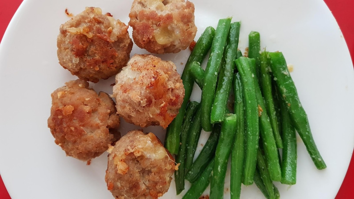 Keto Recipe: Mozarella Cheese Stuffed Meatballs
